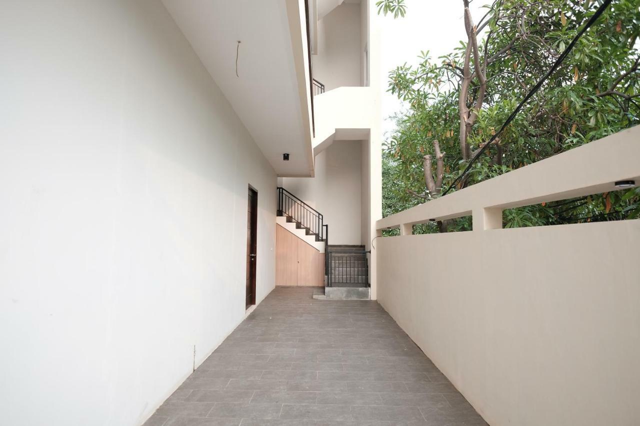 雅加达 Reddoorz Near Taman Palem酒店 外观 照片