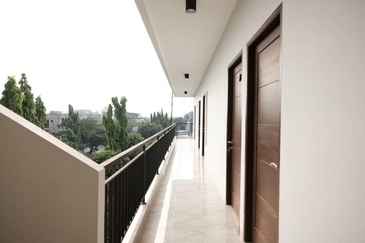 雅加达 Reddoorz Near Taman Palem酒店 外观 照片